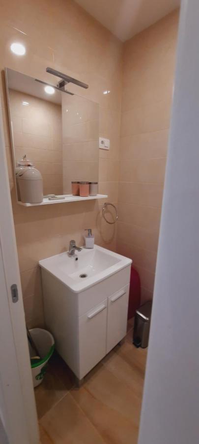 Apartments Suho Komiza Exterior photo