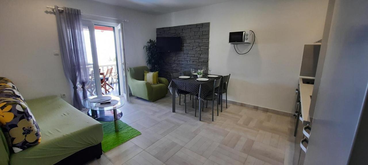 Apartments Suho Komiza Exterior photo